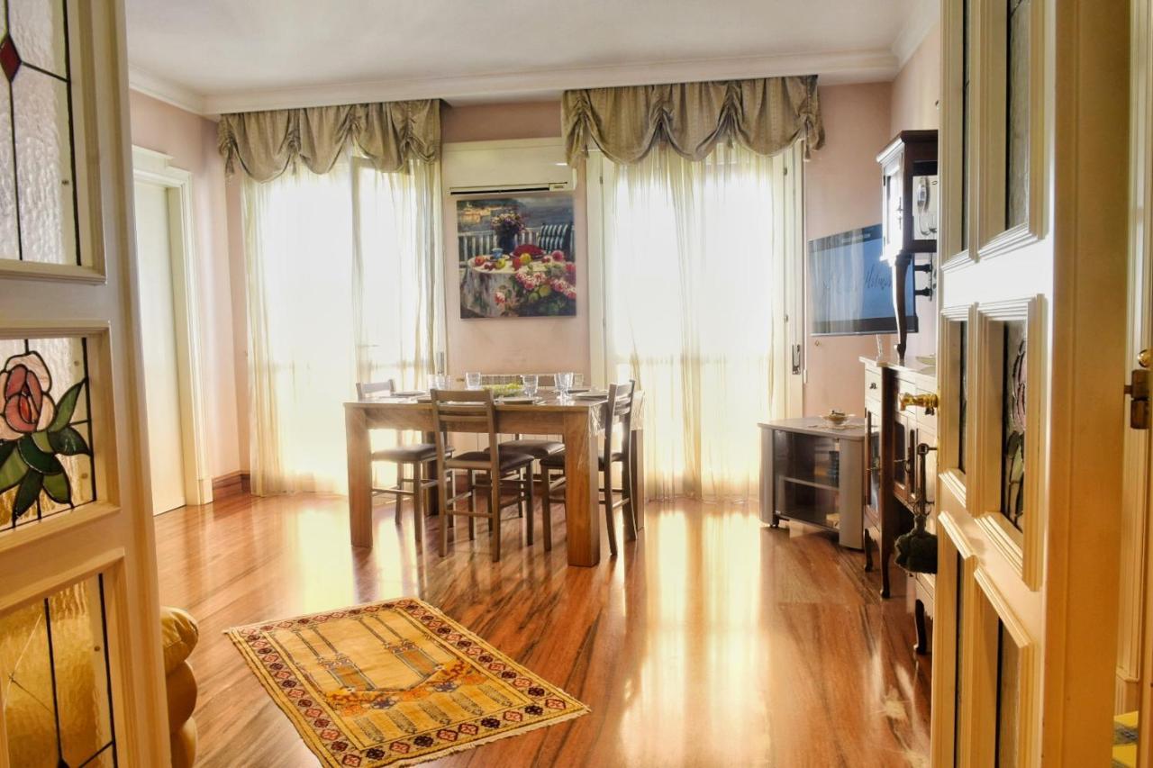 Diamond Apartment 卡斯泰拉马莱 外观 照片